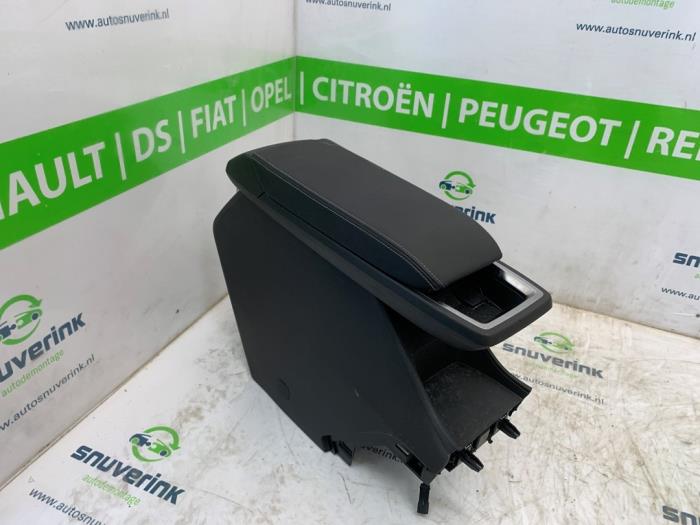 Mittkonsol från en Renault Scenic E-Tech Electric (RCB) EV60 2024