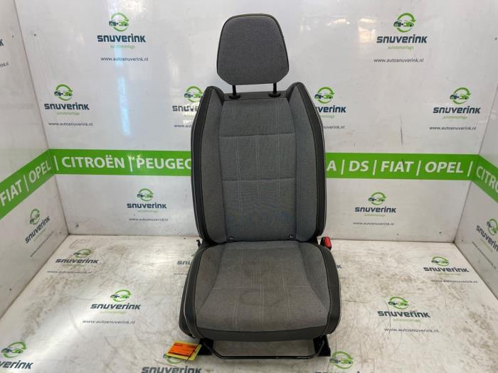 Säte, höger från en Renault Scenic E-Tech Electric (RCB) EV60 2024