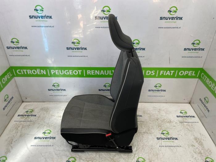 Säte, höger från en Renault Scenic E-Tech Electric (RCB) EV60 2024