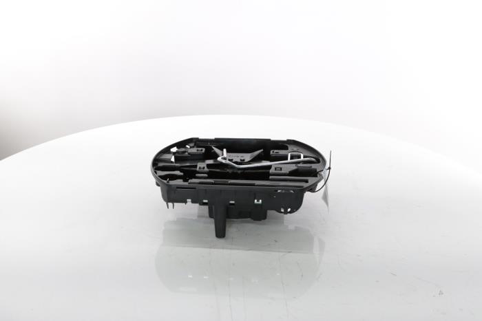 Dzwignik z Peugeot 208 II (UB/UH/UP) 1.2 Hybrid 100 2025