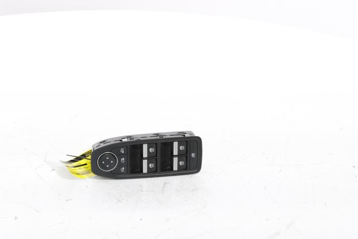 Flerfunktionsbrytare, fönster från en Renault Scenic E-Tech Electric (RCB) EV60 2024