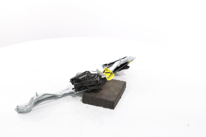 Fönstermekanism, 4-dörrars, vänster fram från en Renault Scenic E-Tech Electric (RCB) EV60 2024