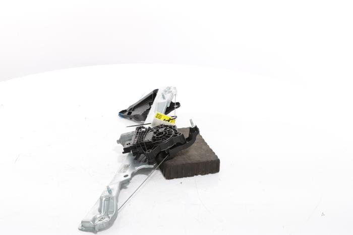 Fönstermekanism, 4-dörrars, vänster fram från en Renault Scenic E-Tech Electric (RCB) EV60 2024