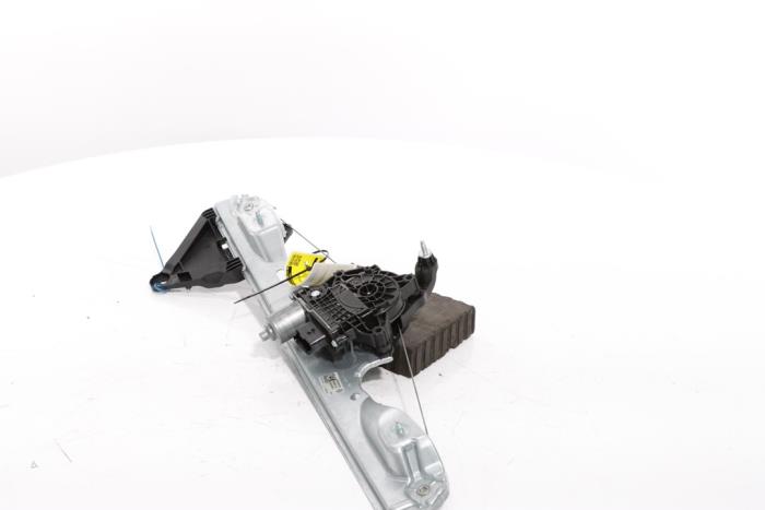 Fönstermekanism, 4-dörrars, vänster fram från en Renault Scenic E-Tech Electric (RCB) EV60 2024
