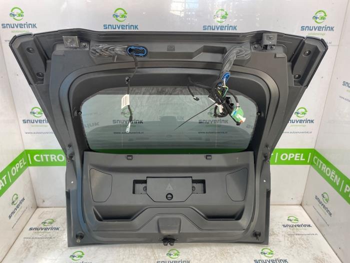 Tailgate from a Peugeot 3008 III e-3008 210 73 kWh 2024