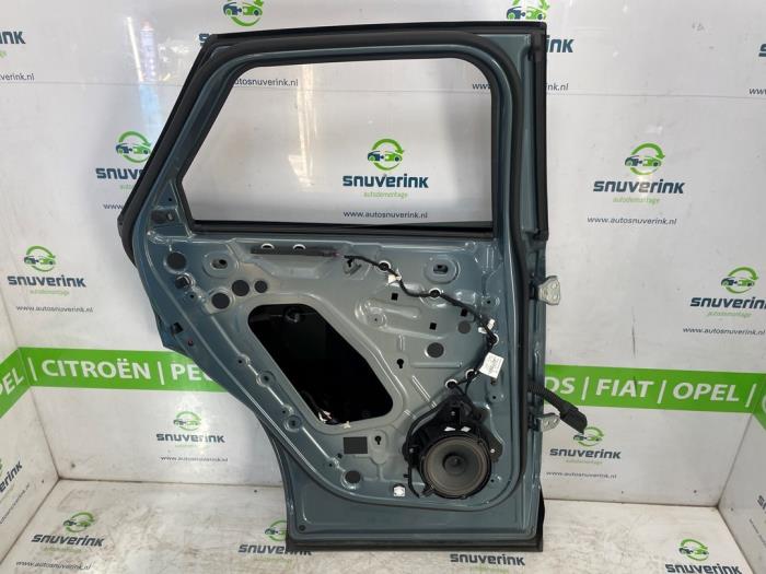 Rear door 4-door, left from a Peugeot 3008 III e-3008 210 73 kWh 2024