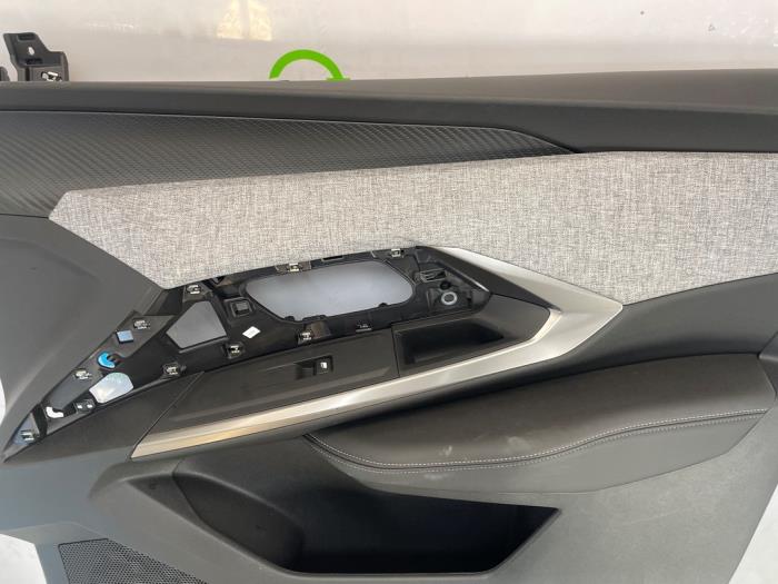 Front door trim 4-door, right from a Peugeot 3008 III e-3008 210 73 kWh 2024