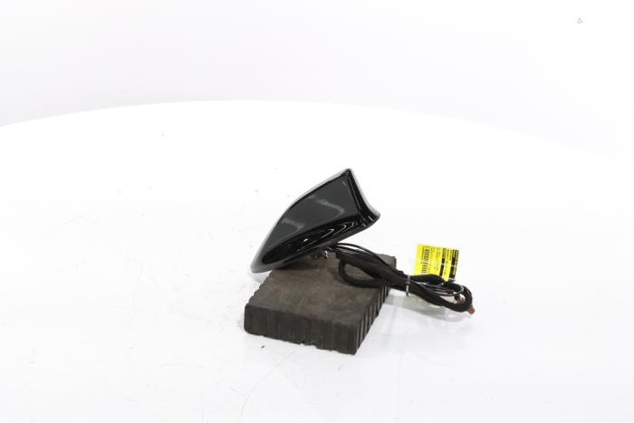 Antenn från en Renault Scenic E-Tech Electric (RCB) EV60 2024