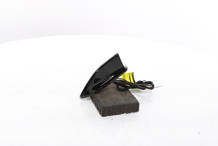 Antenn från en Renault Scenic E-Tech Electric (RCB) EV60 2024
