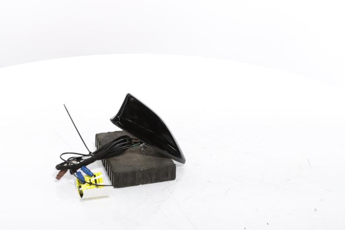 Antenn från en Renault Scenic E-Tech Electric (RCB) EV60 2024