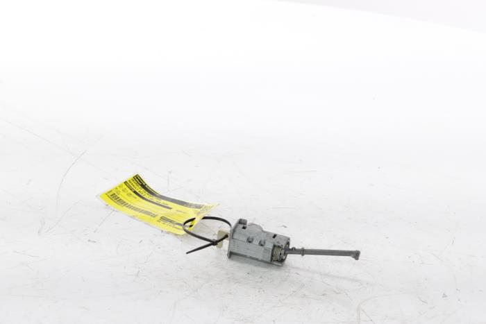 Dörrlåscylinder, vänster från en Renault Scenic E-Tech Electric (RCB) EV60 2024