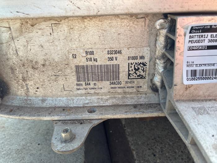 Battery electric car from a Peugeot 3008 III e-3008 210 73 kWh 2024