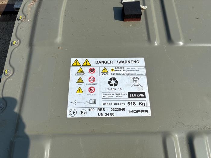 Battery electric car from a Peugeot 3008 III e-3008 210 73 kWh 2024