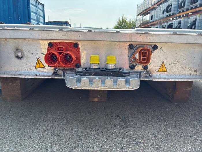 Battery electric car from a Peugeot 3008 III e-3008 210 73 kWh 2024