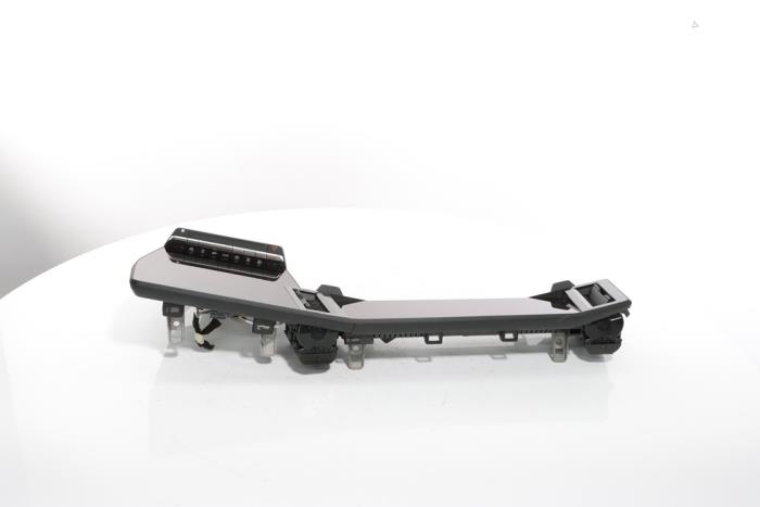 Instrumentpanel från en Renault Scenic E-Tech Electric (RCB) EV60 2024