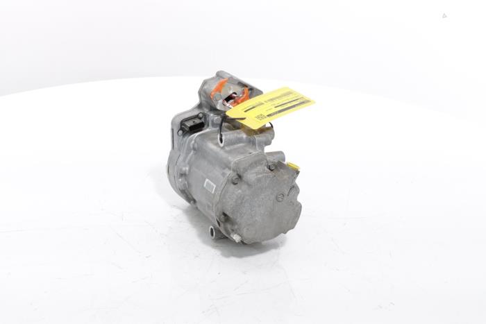 Luftkonditioneringspump från en Renault Scenic E-Tech Electric (RCB) EV60 2024