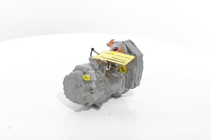 Luftkonditioneringspump från en Renault Scenic E-Tech Electric (RCB) EV60 2024