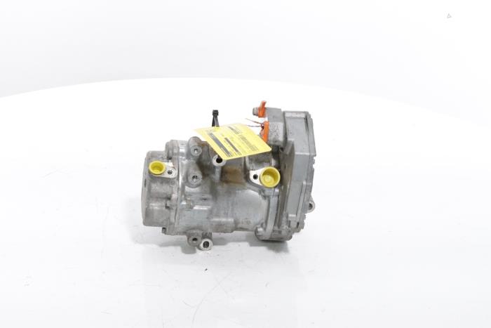 Luftkonditioneringspump från en Renault Scenic E-Tech Electric (RCB) EV60 2024