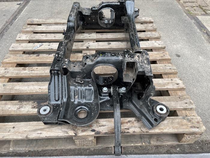 Subframe from a Peugeot 3008 III e-3008 210 73 kWh 2024