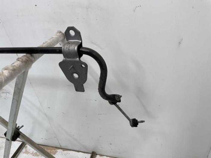 Front anti-roll bar from a Peugeot 3008 III e-3008 210 73 kWh 2024