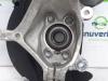 Spindel, vänster fram från en Renault Scenic E-Tech Electric (RCB) EV60 2024