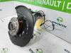 Spindel, vänster fram från en Renault Scenic E-Tech Electric (RCB) EV60 2024