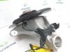 Spindel, vänster fram från en Renault Scenic E-Tech Electric (RCB) EV60 2024