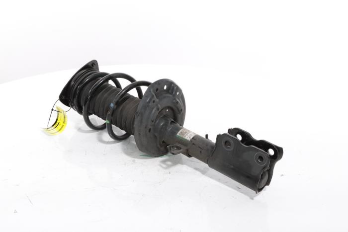 Stötdämparstång, höger bak från en Renault Scenic E-Tech Electric (RCB) EV60 2024