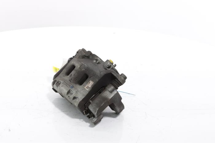 Främre bromsok, vänster från en Renault Scenic E-Tech Electric (RCB) EV60 2024