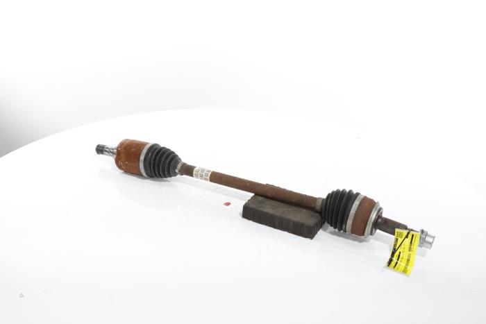Drivaxel, vänster fram från en Renault Scenic E-Tech Electric (RCB) EV60 2024