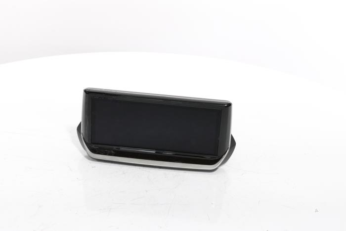 Begagnade Innerdisplay Peugeot 208 II (UB/UH/UP) 1.2 Hybrid 100 Pris € 260,15 Inklusive moms erbjuds av Snuverink Autodemontage