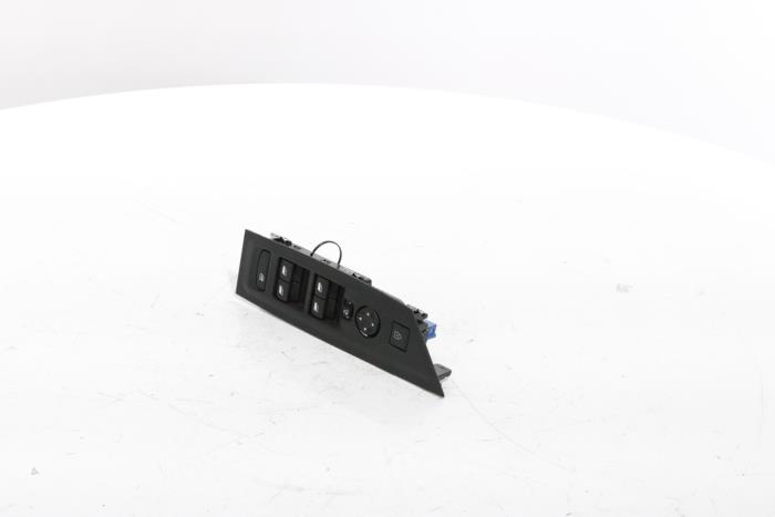 Multi-functional window switch from a Peugeot 3008 III e-3008 210 73 kWh 2024
