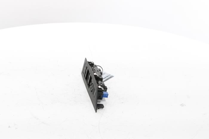 Multi-functional window switch from a Peugeot 3008 III e-3008 210 73 kWh 2024