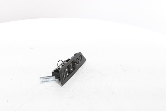 Multi-functional window switch from a Peugeot 3008 III e-3008 210 73 kWh 2024