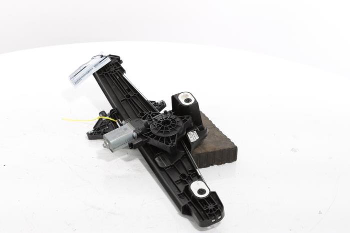 Rear door window mechanism 4-door, left from a Peugeot 3008 III e-3008 210 73 kWh 2024
