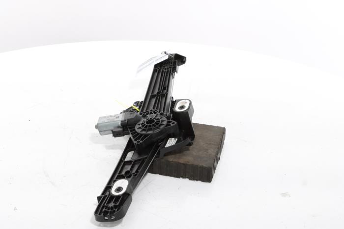 Rear door window mechanism 4-door, left from a Peugeot 3008 III e-3008 210 73 kWh 2024