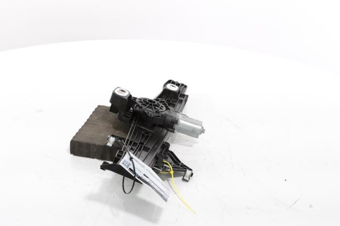 Rear door window mechanism 4-door, left from a Peugeot 3008 III e-3008 210 73 kWh 2024