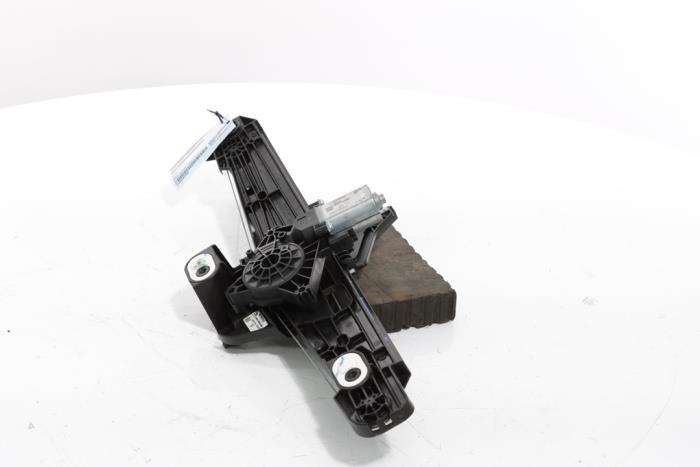 Rear door window mechanism 4-door, right from a Peugeot 3008 III e-3008 210 73 kWh 2024