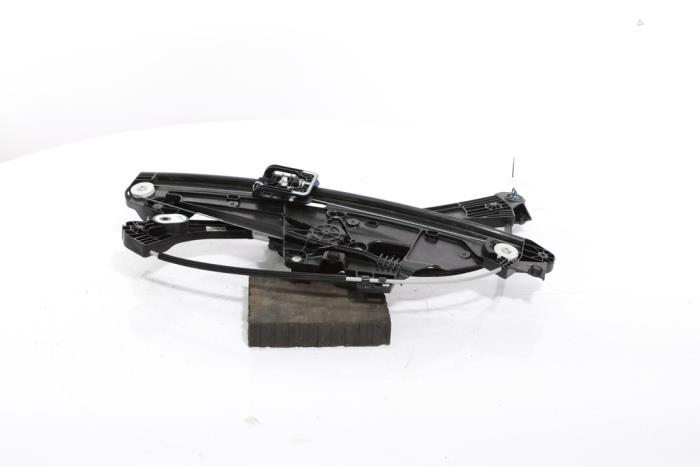 Window mechanism 4-door, front left from a Peugeot 3008 III e-3008 210 73 kWh 2024
