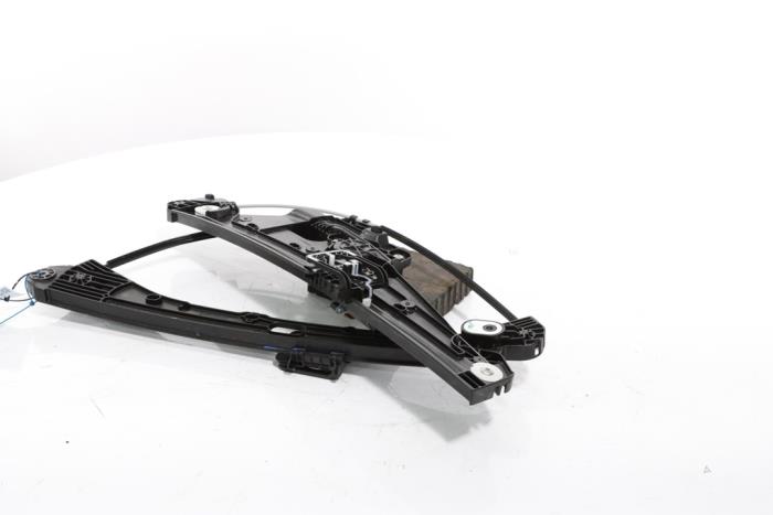 Window mechanism 4-door, front left from a Peugeot 3008 III e-3008 210 73 kWh 2024