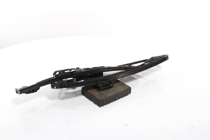 Window mechanism 4-door, front right from a Peugeot 3008 III e-3008 210 73 kWh 2024