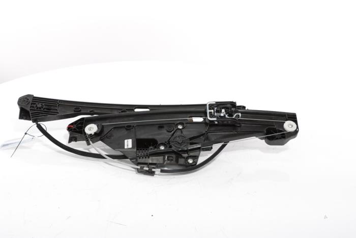 Window mechanism 4-door, front right from a Peugeot 3008 III e-3008 210 73 kWh 2024