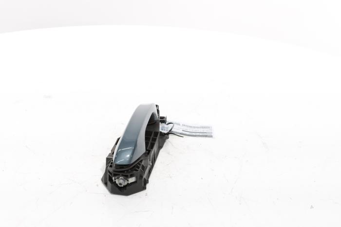 Rear door handle 4-door, right from a Peugeot 3008 III e-3008 210 73 kWh 2024