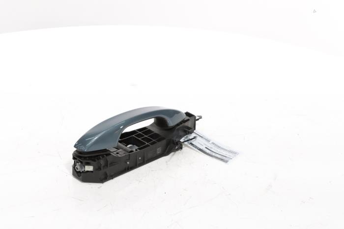 Rear door handle 4-door, right from a Peugeot 3008 III e-3008 210 73 kWh 2024