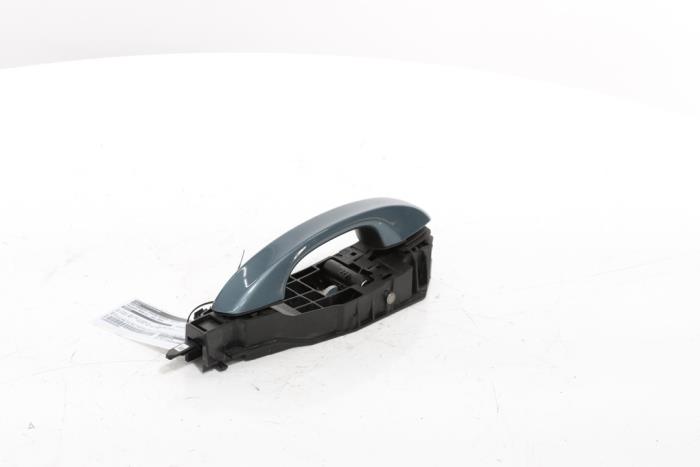 Rear door handle 4-door, right from a Peugeot 3008 III e-3008 210 73 kWh 2024