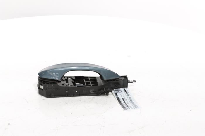 Rear door handle 4-door, right from a Peugeot 3008 III e-3008 210 73 kWh 2024