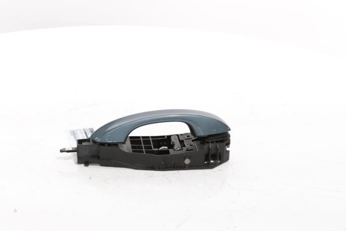 Rear door handle 4-door, right from a Peugeot 3008 III e-3008 210 73 kWh 2024