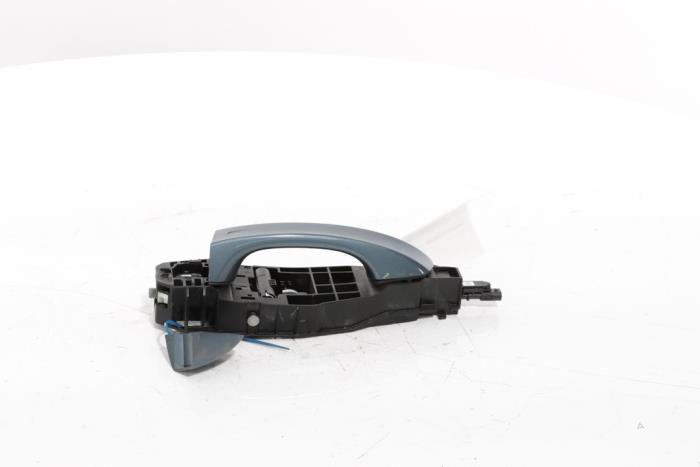 Door handle 4-door, front left from a Peugeot 3008 III e-3008 210 73 kWh 2024