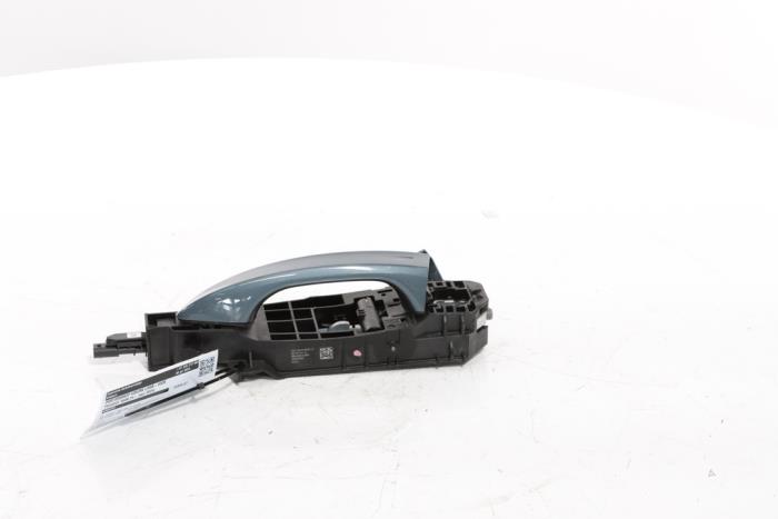 Door handle 4-door, front left from a Peugeot 3008 III e-3008 210 73 kWh 2024