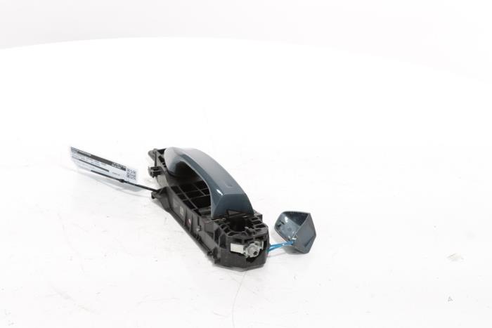 Door handle 4-door, front left from a Peugeot 3008 III e-3008 210 73 kWh 2024